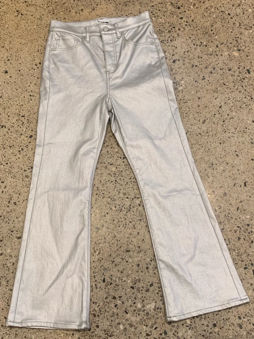 LOFT Silver Metallic “The Kick Crop” stretch Jeans size 26 / 2 NWOT